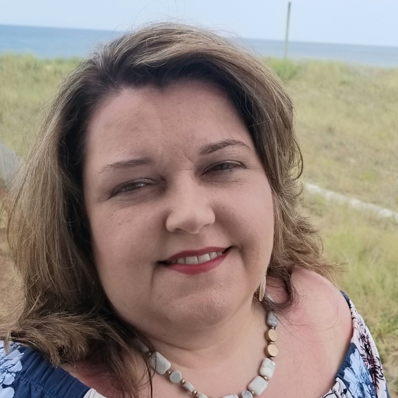 Meet your Posher, Donna - Picture 3 of 3